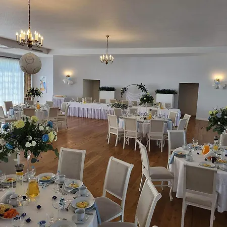 Palac W Orli - Pokoje, Restauracja 4* Kozmin
