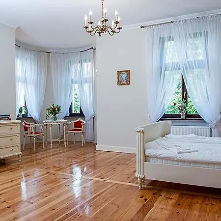 Palac W Orli - Pokoje, Restauracja Отель типа 