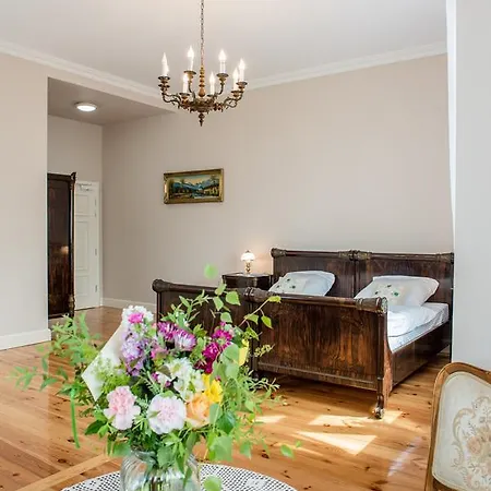 Nocleg ze śniadaniem Pałac W Orli - Pokoje, Restauracja Kozmin