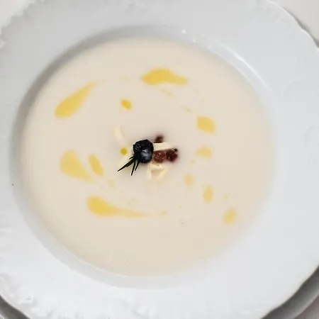 Palac W Orli - Pokoje, Restauracja 4*