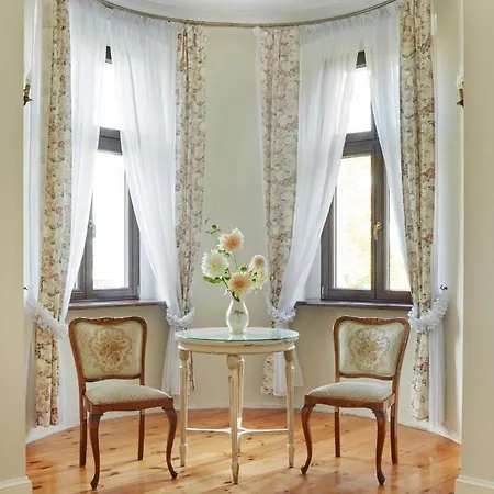 Pałac W Orli - Pokoje, Restauracja Nocleg ze śniadaniem 4*