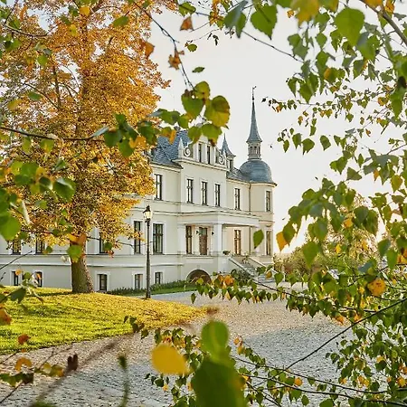 Nocleg ze śniadaniem Pałac W Orli - Pokoje, Restauracja Kozmin