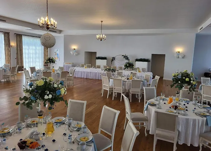 Palac W Orli - Pokoje, Restauracja 4* Kozmin