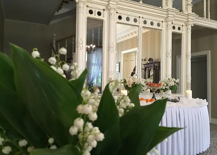 Palac W Orli - Pokoje, Restauracja 4*