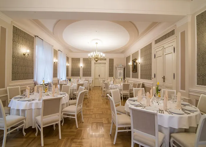 Palac W Orli - Pokoje, Restauracja