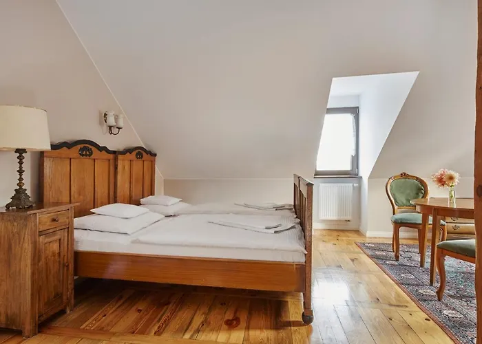 Palac W Orli - Pokoje, Restauracja Bed & Breakfast 4*