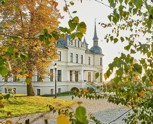 Bed & Breakfast Palac W Orli - Pokoje, Restauracja Kozmin