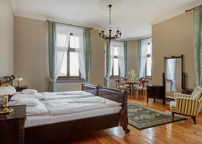 Palac W Orli - Pokoje, Restauracja Bed & Breakfast Kozmin